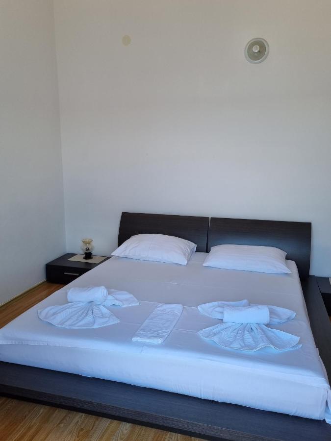 Bed And Breakfast Miramar Starigrad Paklenica Exteriör bild