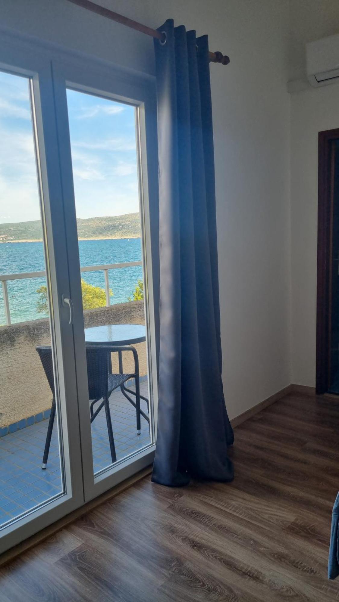 Bed And Breakfast Miramar Starigrad Paklenica Exteriör bild